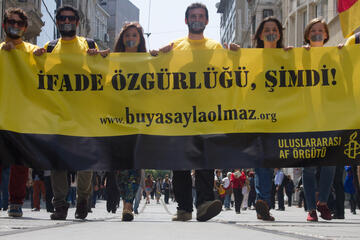 Demonstrators on World Press Freedom Day in Turkey, Image by Amnesty International Turkey.