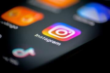 Instagram app on a smartphone © Shutterstock