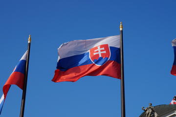 Slovak Flag © Kiwiev/Wikimedia Commons