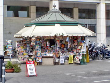 Newsstand selling magazines